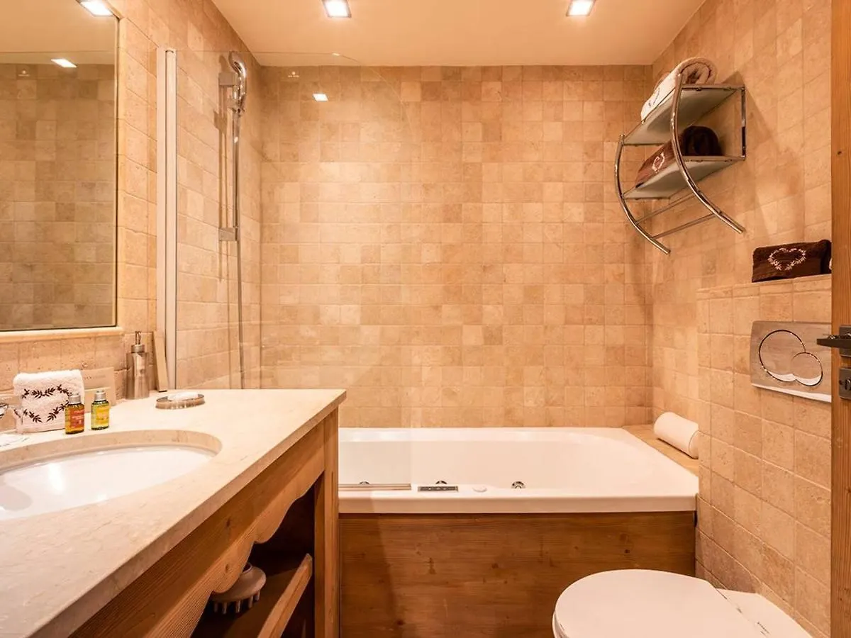 Appartement 112M² Courchevel 1850, Centre, Proche Pistes, 3 Chambres, Balneo, Hammam, Wifi - Fr-1-631-165 0*,